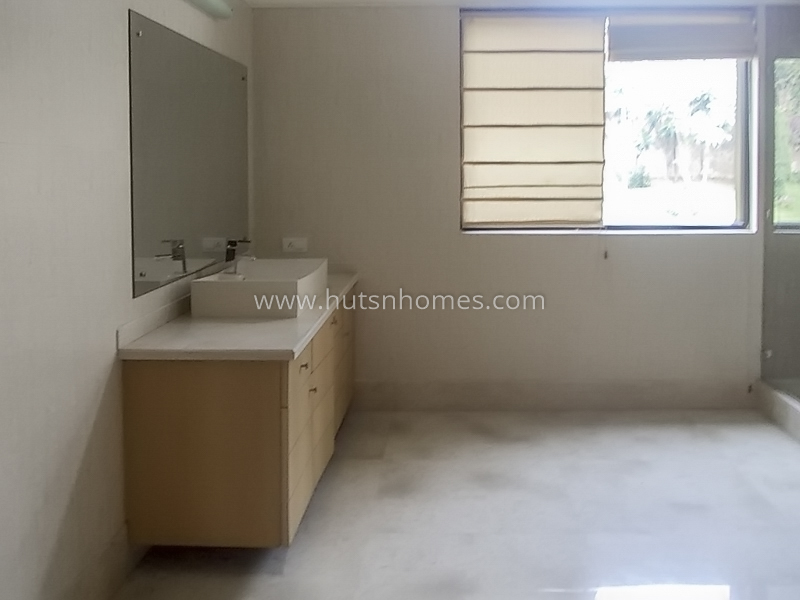 5 BHK Farm House For Rent in Chattarpur