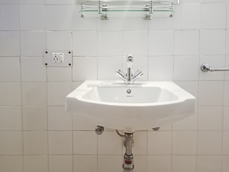 4 BHK Flat For Rent in Vasant Vihar