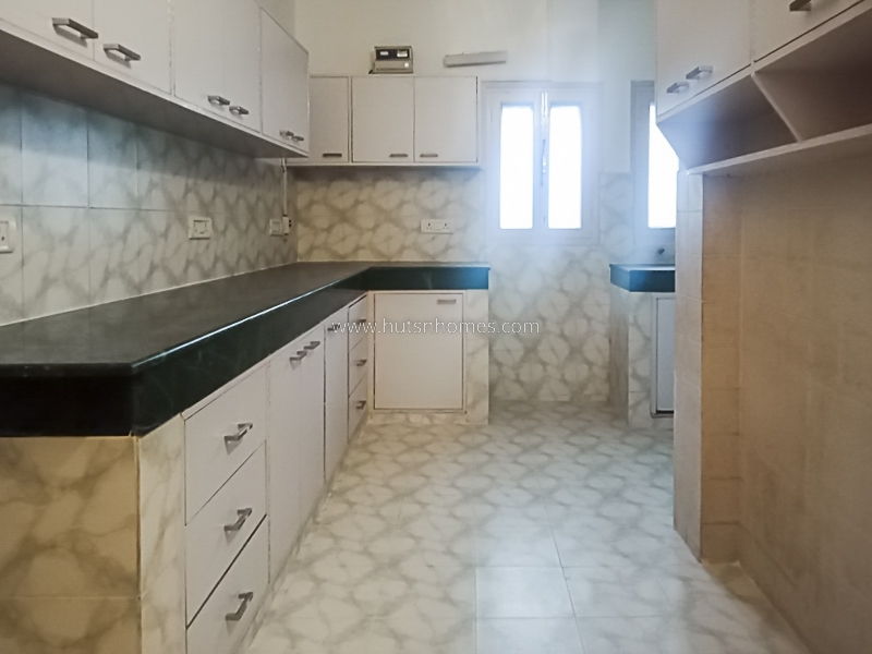 4 BHK Flat For Rent in Vasant Vihar