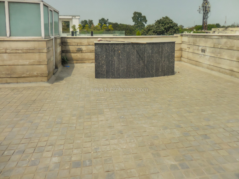 3 BHK Flat For Rent in Jor Bagh