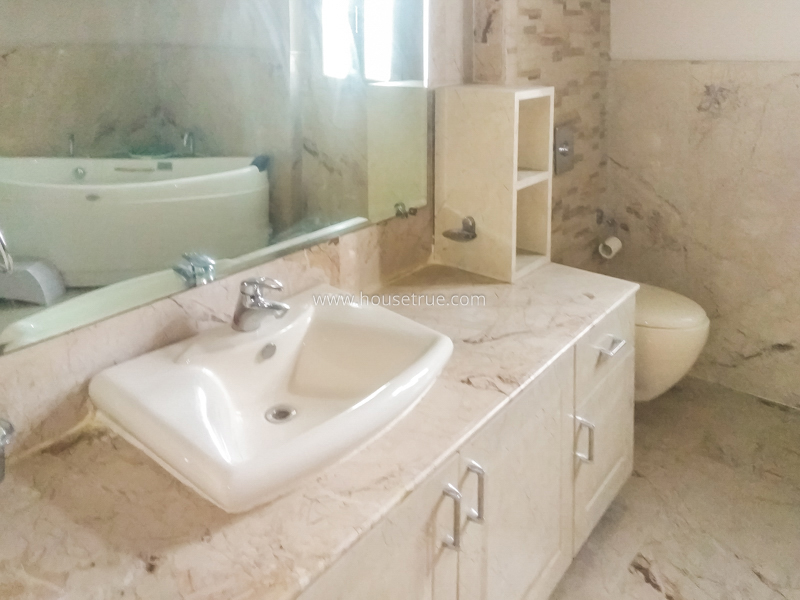 4 BHK Farm House For Rent in Dlf Chattarpur Farms