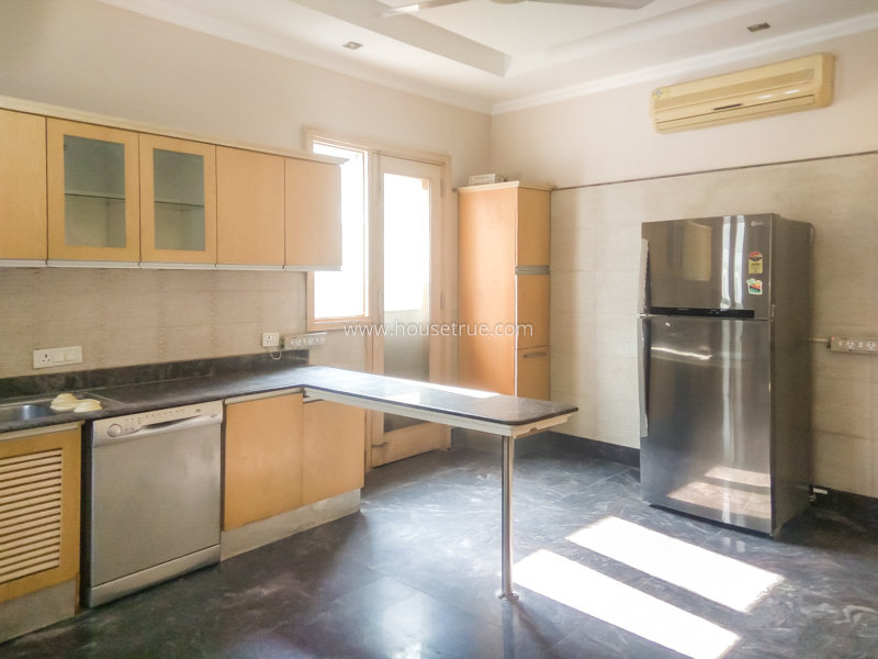 4 BHK Farm House For Rent in Dlf Chattarpur Farms