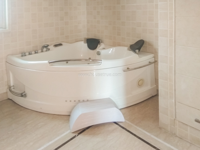 4 BHK Farm House For Rent in Dlf Chattarpur Farms