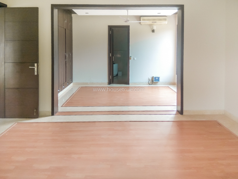 4 BHK Farm House For Rent in Dlf Chattarpur Farms