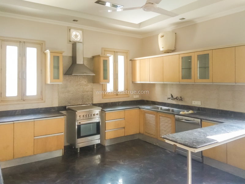 4 BHK Farm House For Rent in Dlf Chattarpur Farms