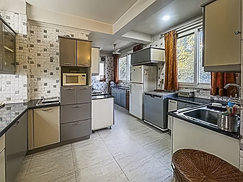 4 BHK Flat For Rent in Chanakyapuri