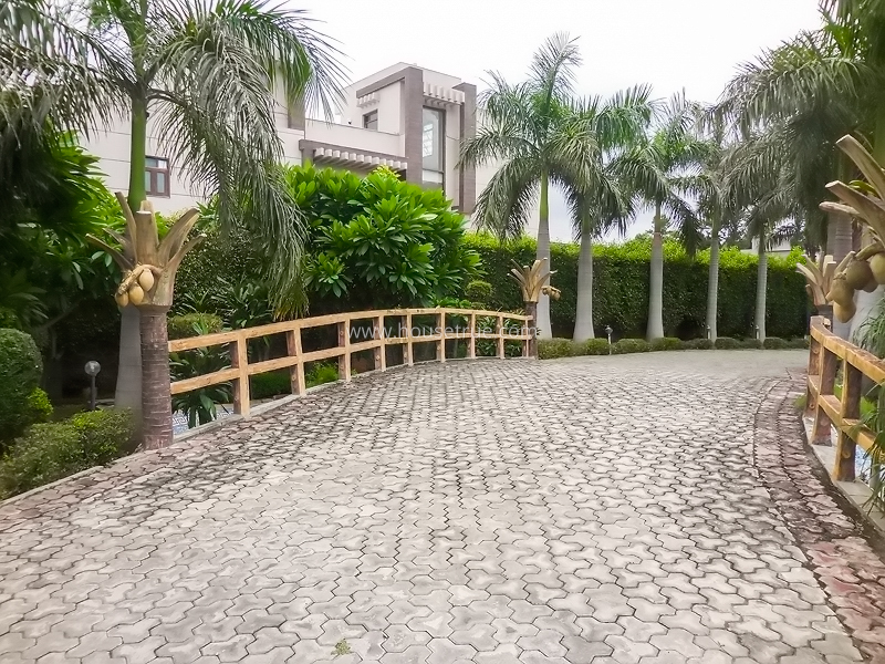 4 BHK Farm House For Rent in DLF Chttarpur