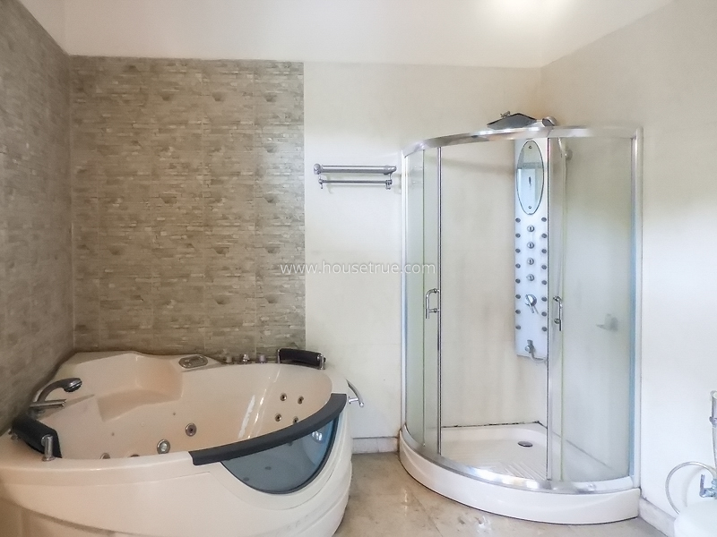 4 BHK Farm House For Rent in DLF Chttarpur