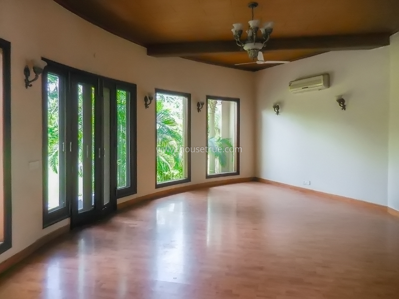 4 BHK Farm House For Rent in DLF Chttarpur