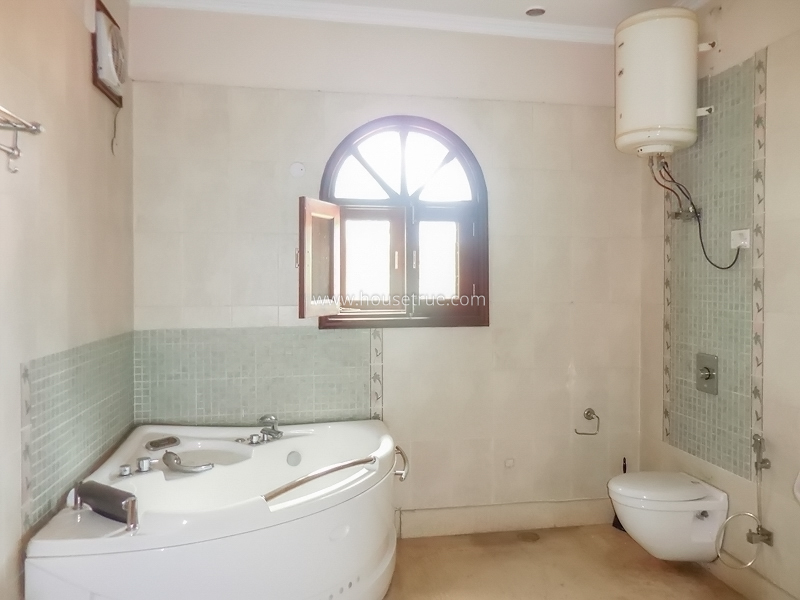 4 BHK Farm House For Rent in DLF Chttarpur