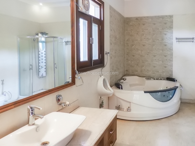 4 BHK Farm House For Rent in DLF Chttarpur