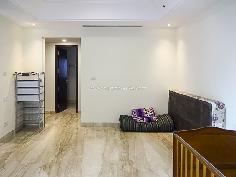 4 BHK Flat For Rent in Golf Course Road