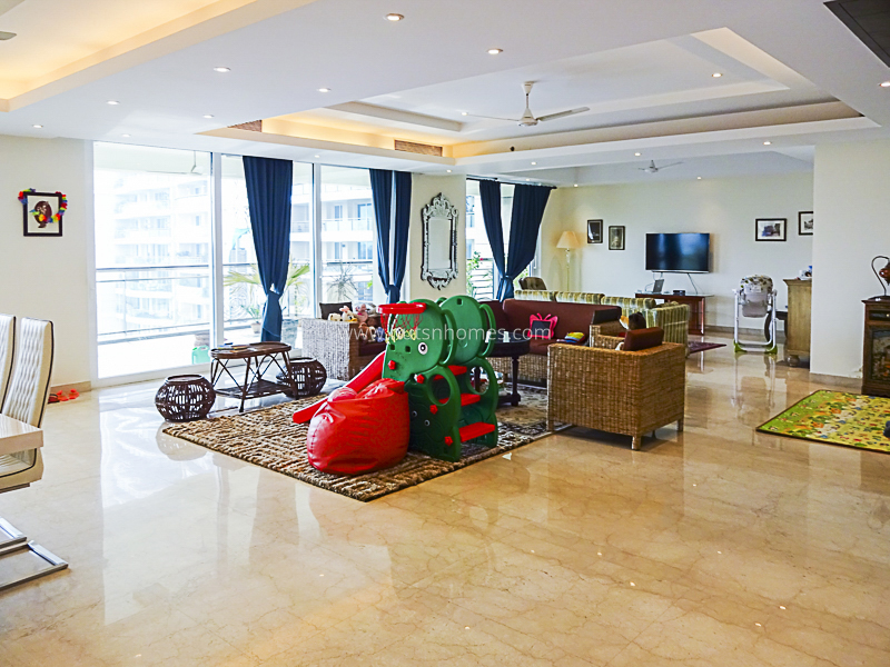 4 BHK Flat For Rent in Golf Course Road