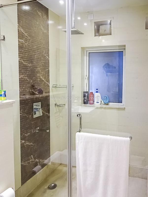 4 BHK Flat For Rent in Golf Course Road