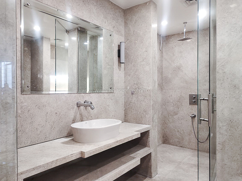 6 BHK Duplex For Rent in Vasant Vihar