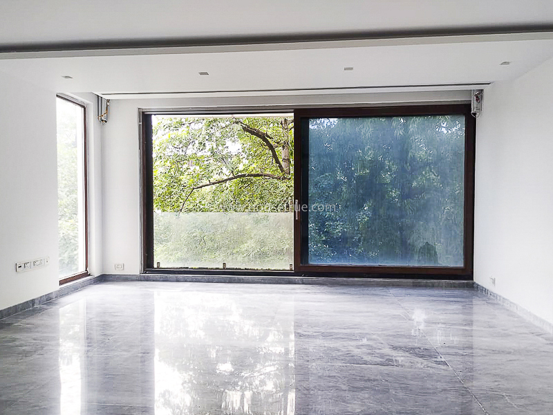 6 BHK Duplex For Rent in Vasant Vihar