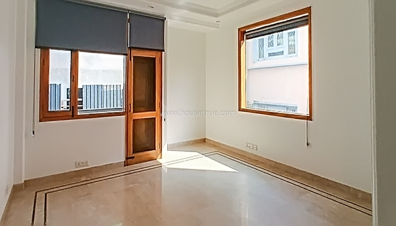 4 BHK Triplex Property For Rent in Chanakyapuri