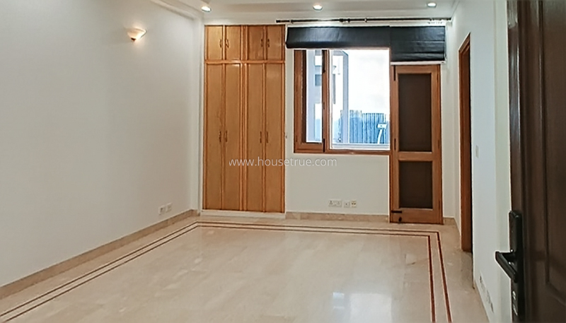 4 BHK Triplex Property For Rent in Chanakyapuri