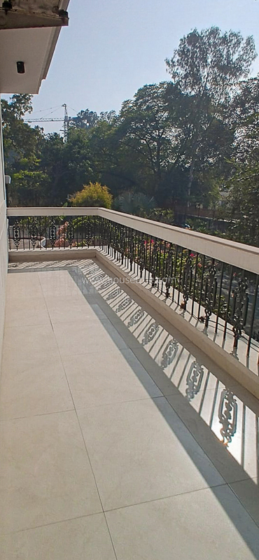 4 BHK Triplex Property For Rent in Chanakyapuri