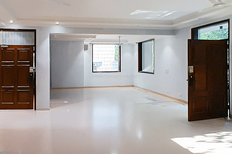 4 BHK Triplex Property For Rent in Chanakyapuri