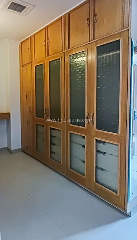 4 BHK Triplex Property For Rent in Chanakyapuri