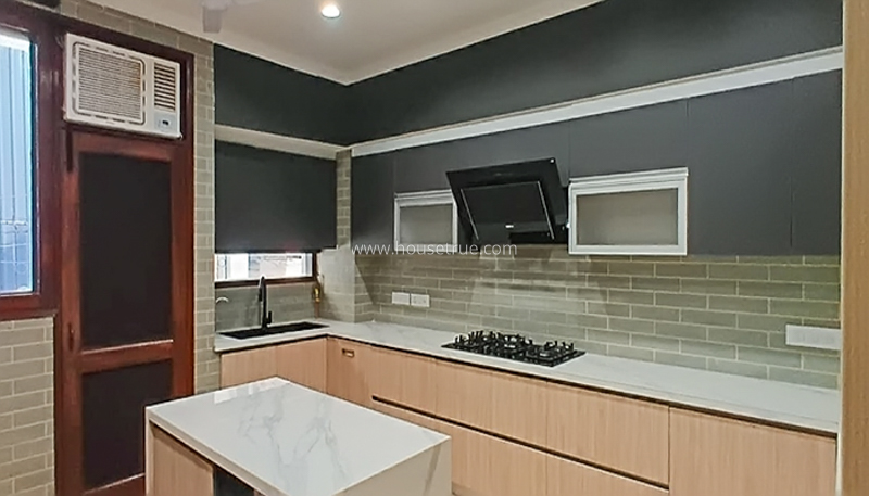 4 BHK Triplex Property For Rent in Chanakyapuri