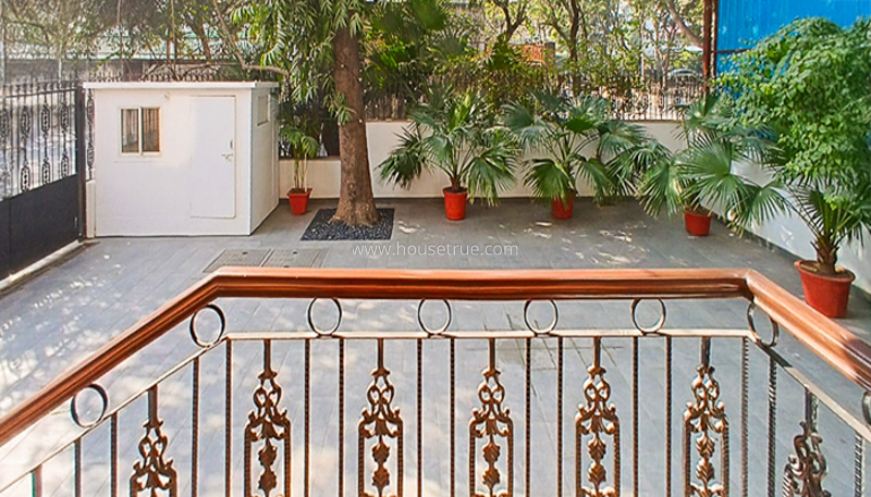 4 BHK Triplex Property For Rent in Chanakyapuri