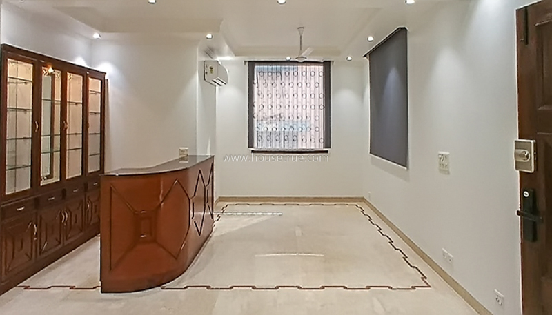 4 BHK Triplex Property For Rent in Chanakyapuri