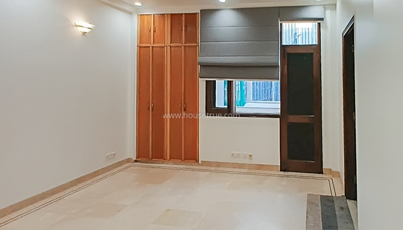 4 BHK Triplex Property For Rent in Chanakyapuri