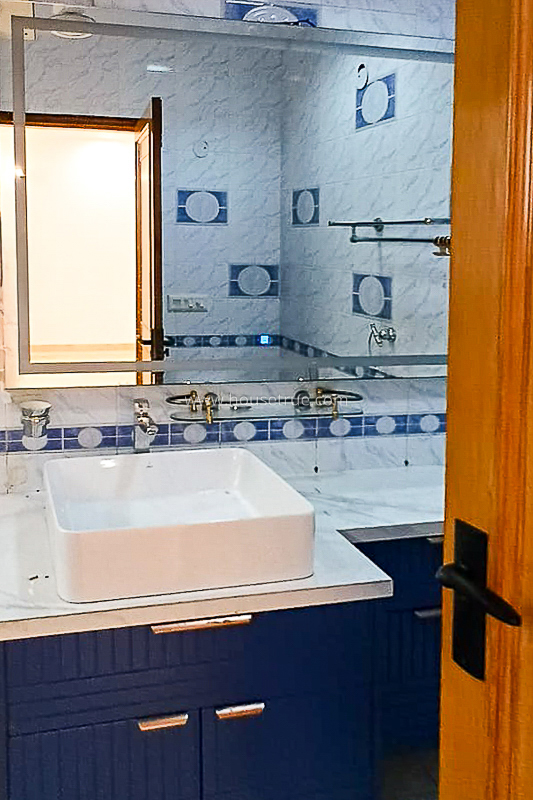 4 BHK Triplex Property For Rent in Chanakyapuri