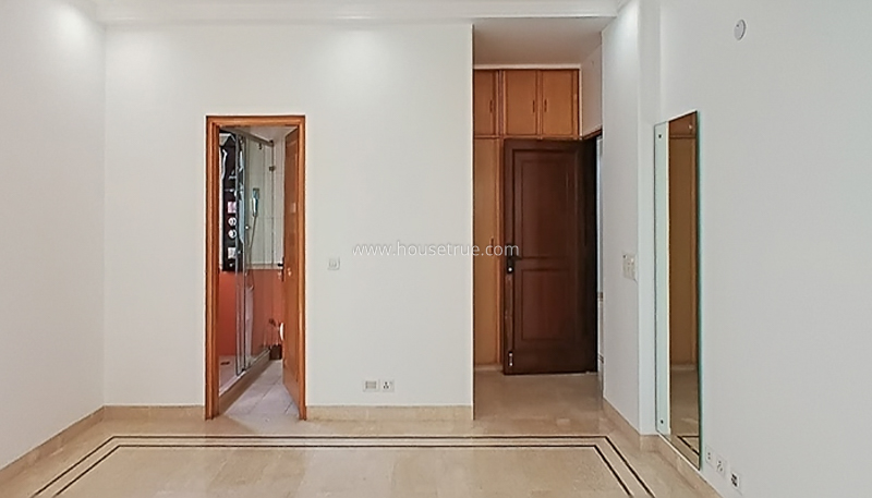 4 BHK Triplex Property For Rent in Chanakyapuri