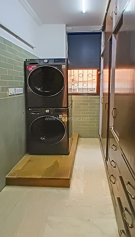 4 BHK Triplex Property For Rent in Chanakyapuri