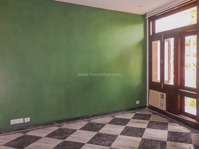 4 BHK Flat For Rent in Vasant Vihar