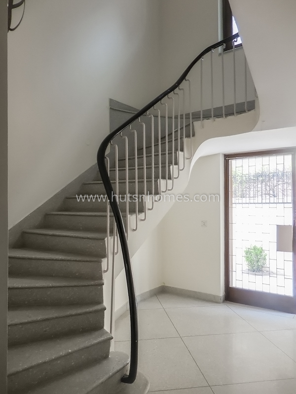 4 BHK House For Rent in Shanti Niketan