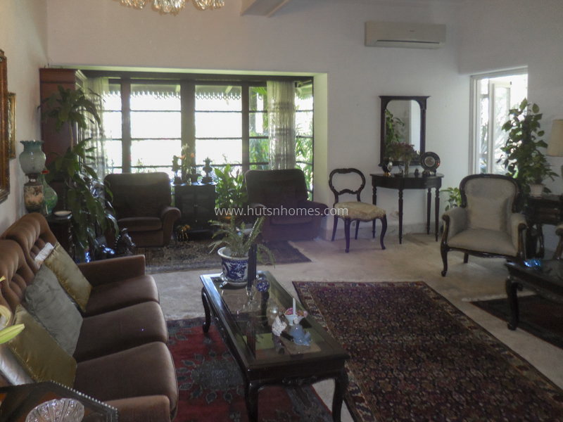 4 BHK Flat For Rent in Jor Bagh