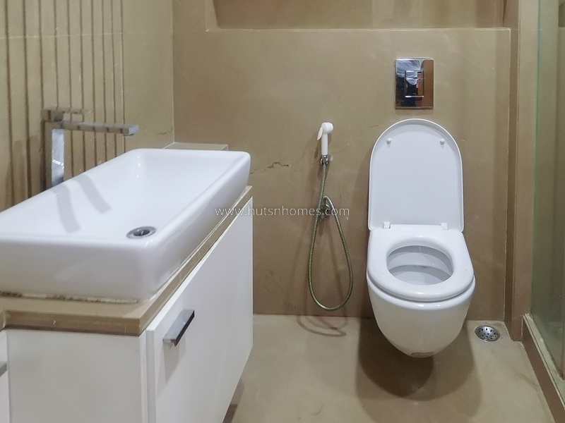 4 BHK Flat For Rent in Prithviraj Road