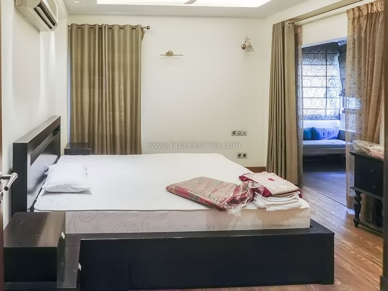 4 BHK Flat For Rent in Prithviraj Road