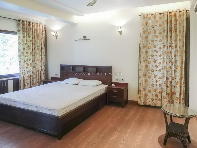 4 BHK Flat For Rent in Prithviraj Road