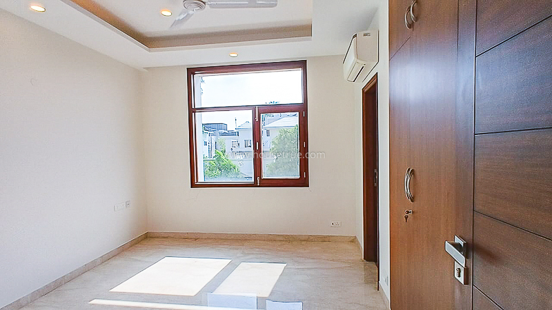 4 BHK Flat For Rent in Jor Bagh