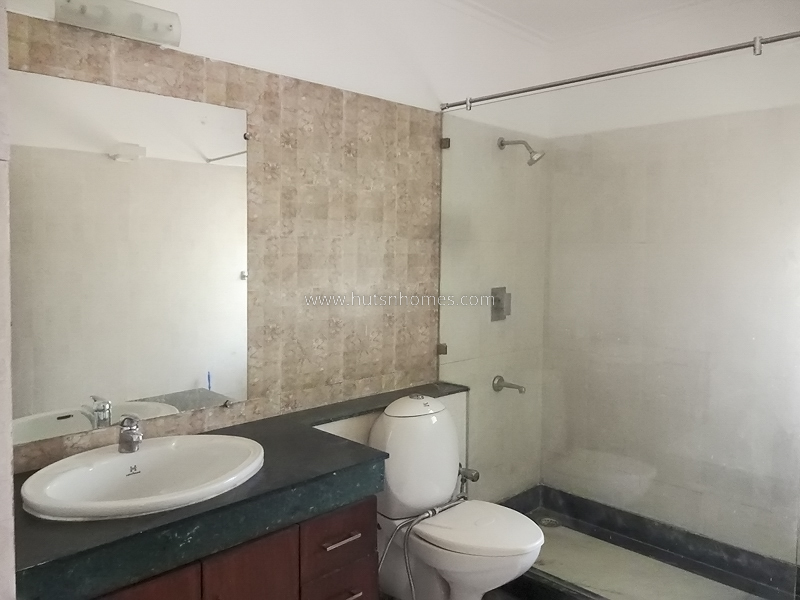 4 BHK Farm House For Rent in Dlf Chattarpur Farms