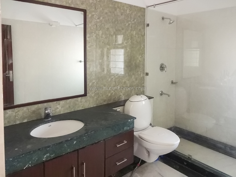 4 BHK Farm House For Rent in Dlf Chattarpur Farms