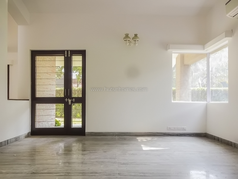 4 BHK Farm House For Rent in Dlf Chattarpur Farms