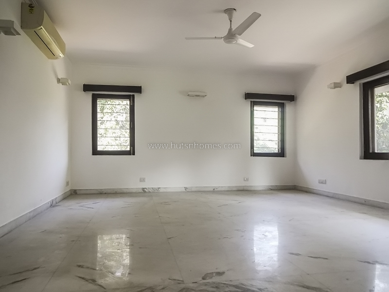 4 BHK Farm House For Rent in Dlf Chattarpur Farms