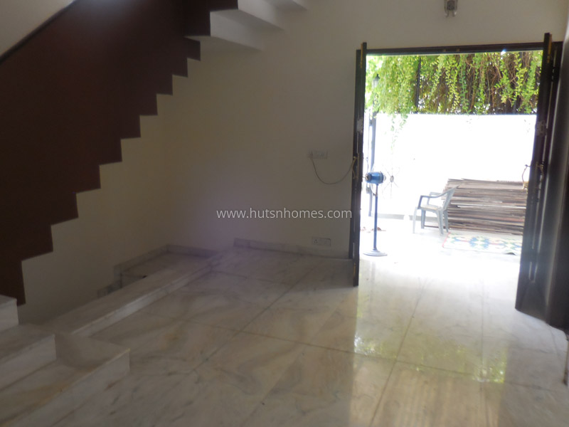 5 BHK House For Rent in Shanti Niketan