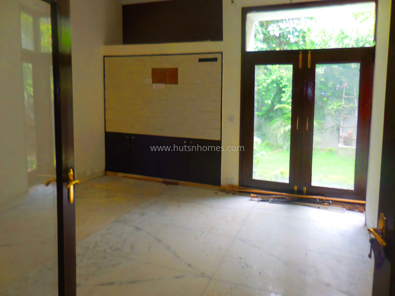 5 BHK House For Rent in Shanti Niketan