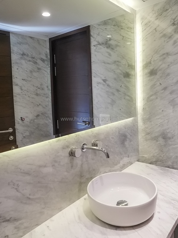 3 BHK Duplex For Rent in Prithviraj Road