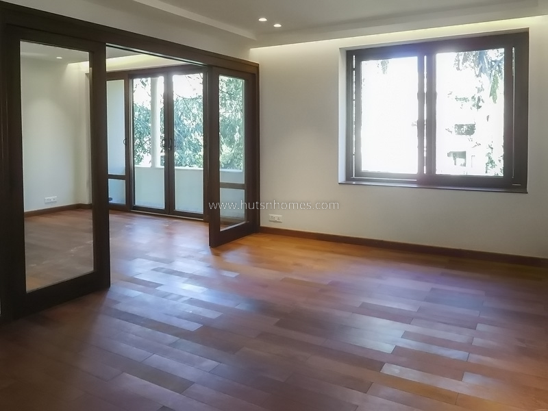 3 BHK Duplex For Rent in Prithviraj Road