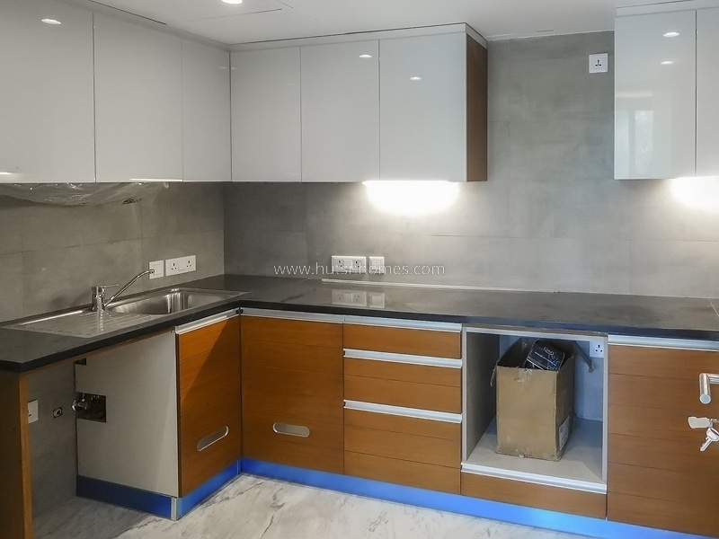 3 BHK Duplex For Rent in Prithviraj Road