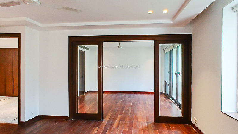 3 BHK Duplex For Rent in Prithviraj Road