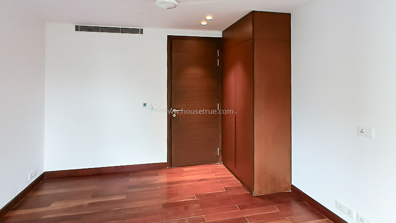 3 BHK Duplex For Rent in Prithviraj Road